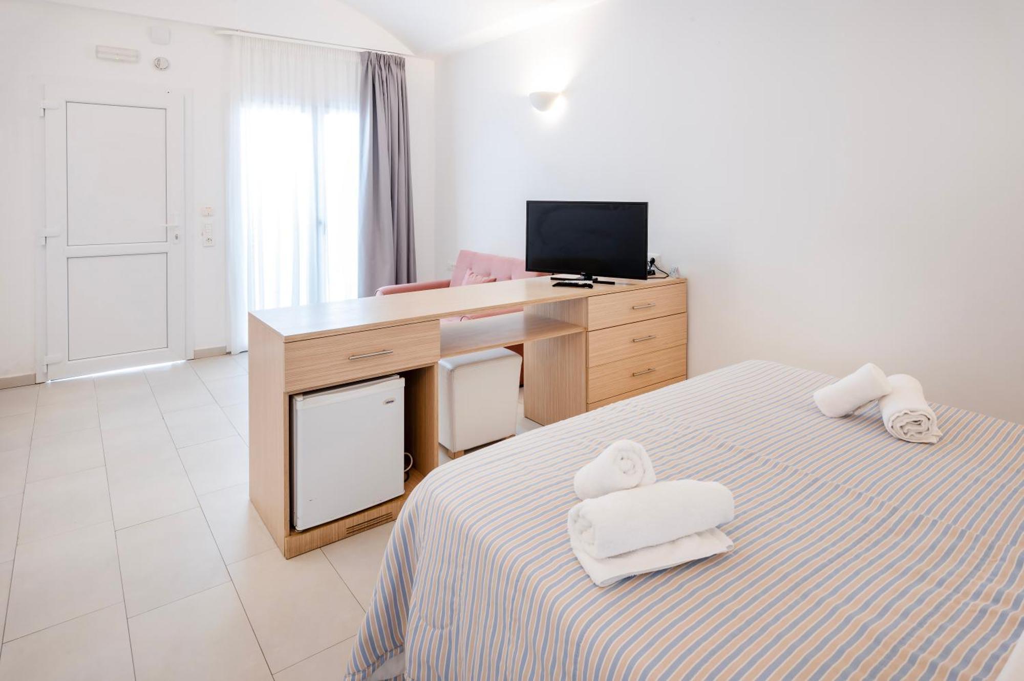 Pýrgos Orizontes Hotel Santorini מראה חיצוני תמונה